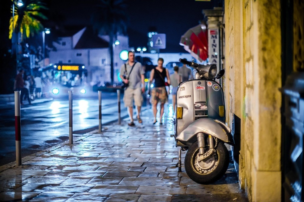 Why Nicotine Pouches are Popular Among Scooter Riders in the UK Why Nicotine Pouches are Popular Among Scooter Riders in the UK